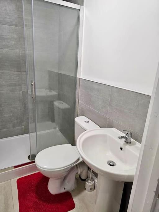 Super Value Bath Street Flat * Ilkeston