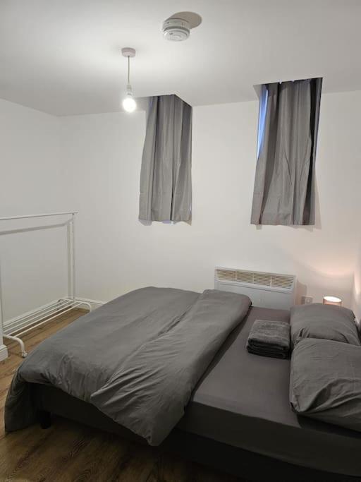 Super Value Bath Street Flat *