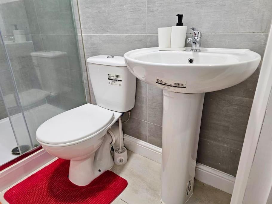 Super Value Bath Street Flat * Ilkeston