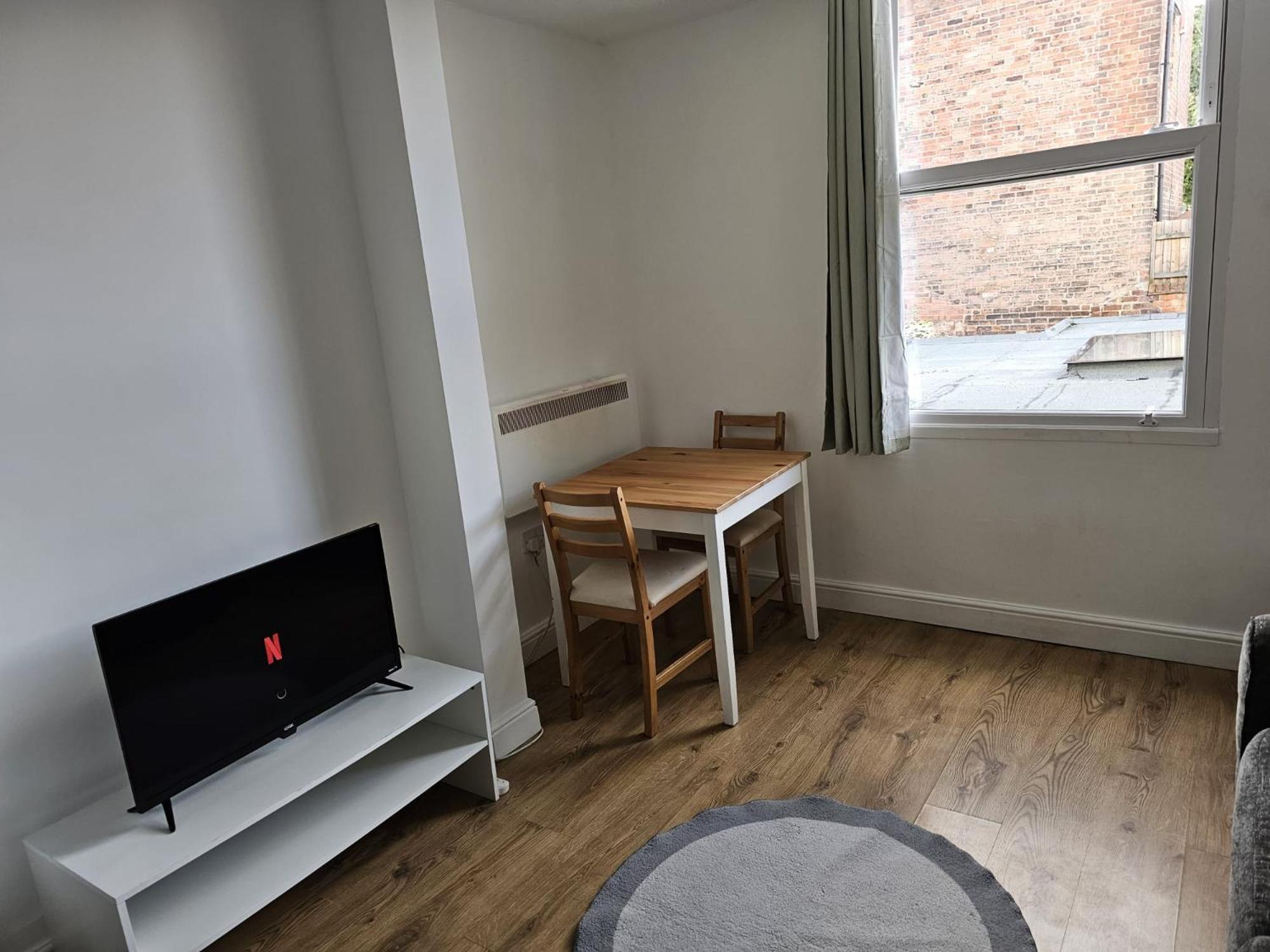 Super Value Bath Street Flat *